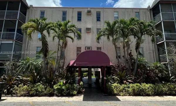 Address Withheld, Lauderhill, FL 33313