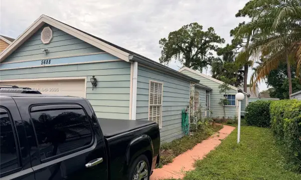 5688 Dewberry Way, West Palm Beach, FL 33415