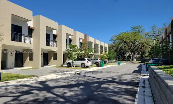 4141 N Oak Place, Dania Beach, FL 33314