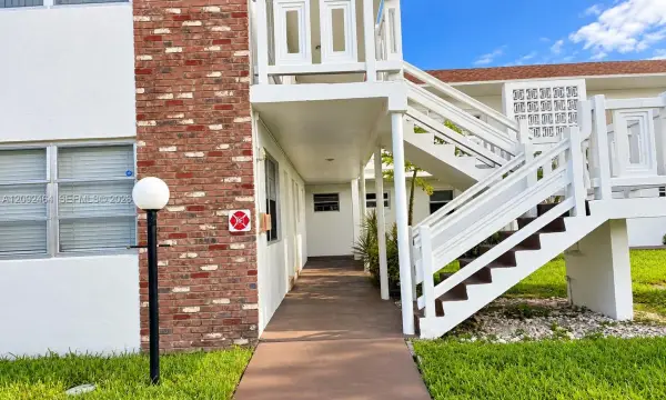 1511 NW 43rd Avenue 101, Lauderhill, FL 33313
