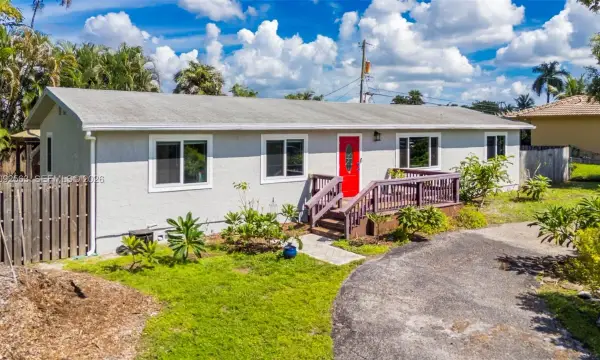 9239 Honeywell Road, Lake Worth, FL 33467