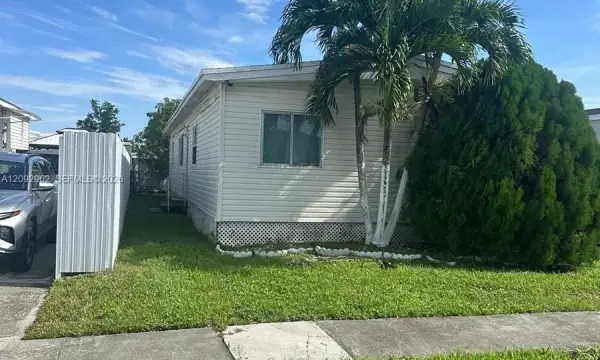 21551 NW 3rd Place, Pembroke Pines, FL 33029