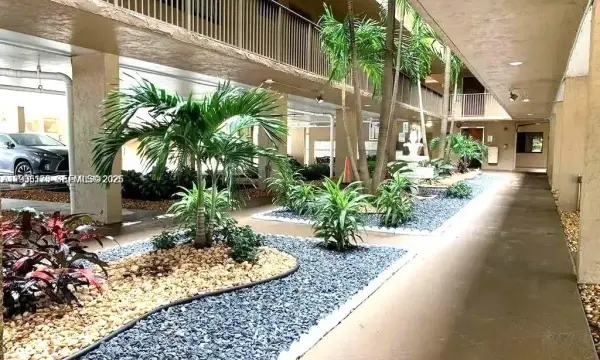8020 Hampton Boulevard 309, North Lauderdale, FL 33068