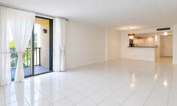 3581 S Ocean Boulevard 2d, South Palm Beach, FL 33480