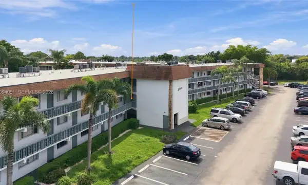 2200 Springdale Boulevard 209, Palm Springs, FL 33461