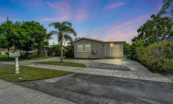2910 NW 25th Street, Fort Lauderdale, FL 33311