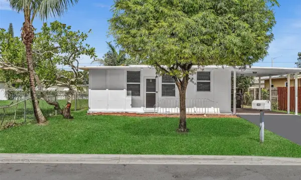 2805 NW 7th Court, Fort Lauderdale, FL 33311