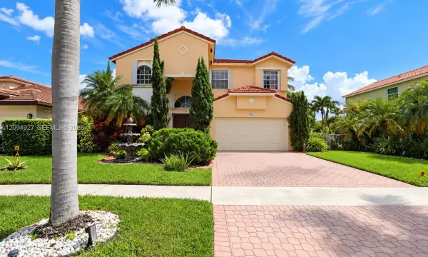 1021 NW 185th Avenue, Pembroke Pines, FL 33029
