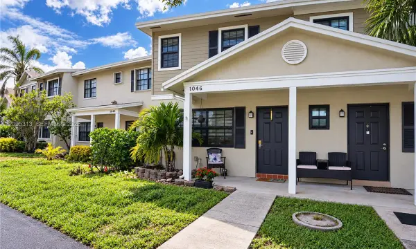 1046 NW 107th Avenue, Pembroke Pines, FL 33026