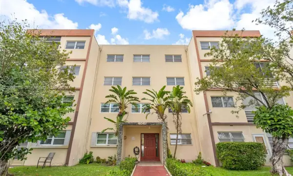 4047 NW 16th Street 107, Lauderhill, FL 33313