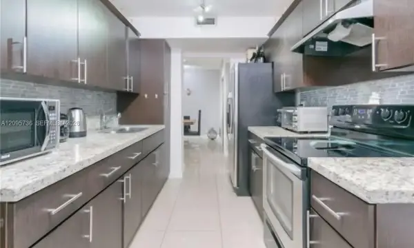 4200 Hillcrest Drive 705, Hollywood, FL 33021