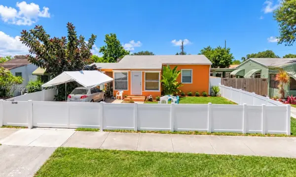 2343 Mckinley Street, Hollywood, FL 33020