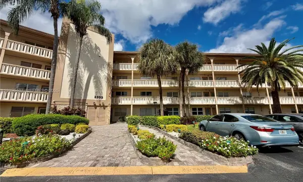2303 Lucaya Lane C4, Coconut Creek, FL 33066