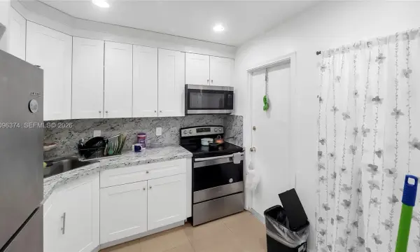 4200 NW 3rd Court 241, Plantation, FL 33317