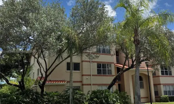 3450 N Pinewalk Drive N 421, Margate, FL 33063