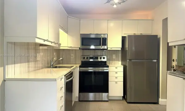 257 S Cypress Road 416, Pompano Beach, FL 33060