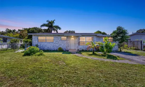 3020 SW 8th Street, Fort Lauderdale, FL 33312