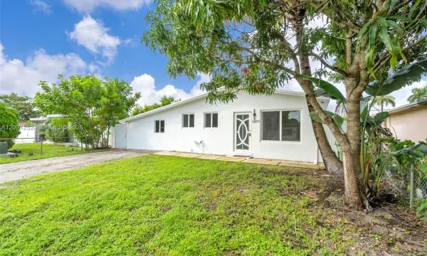 6609 SW 1st Court, Pembroke Pines, FL 33023
