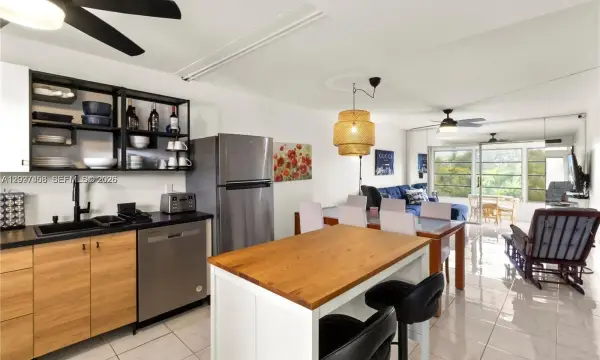 Address Withheld, Lauderdale Lakes, FL 33313
