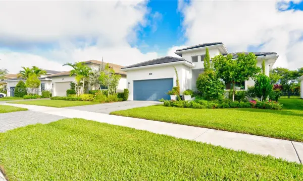 5450 Saint Armands Way, Westlake, FL 33470