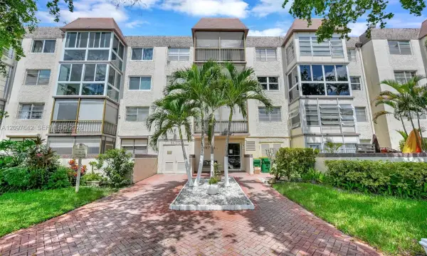 1681 NW 70th Avenue 205, Plantation, FL 33313
