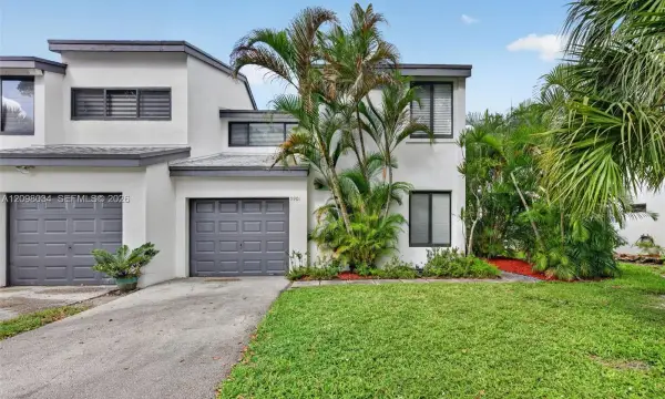 9901 Fairway Cove Lane, Plantation, FL 33324