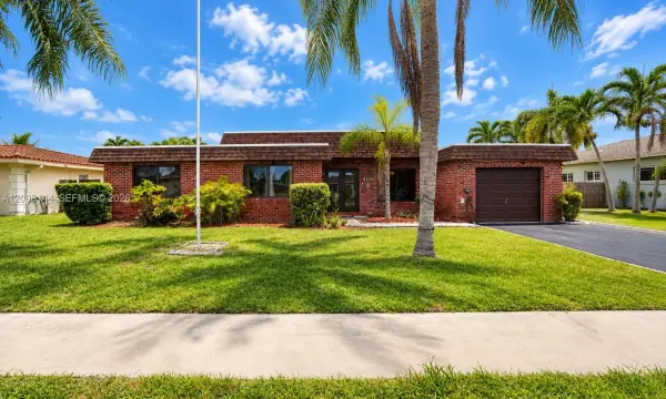 8131 NW 68th Avenue, Tamarac, FL 33321