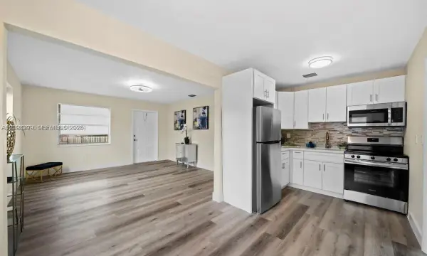 7532 Farragut Street, Hollywood, FL 33024
