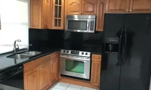 20 Laredo Place 2-1, Davie, FL 33324