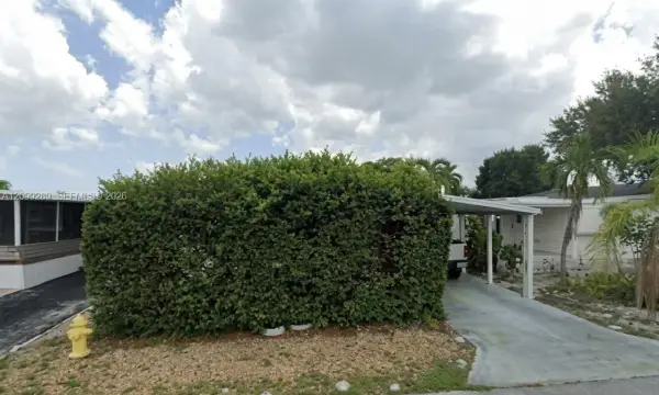 5550 SW 32nd Terrace, Dania Beach, FL 33312