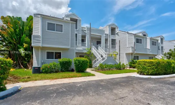 3409 NW 44th Street 101, Oakland Park, FL 33309