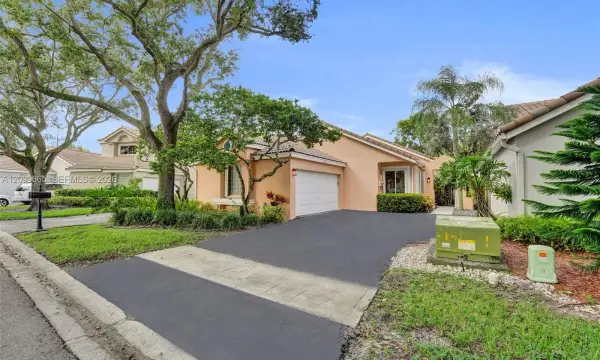 10149 NW 4th Street, Plantation, FL 33324