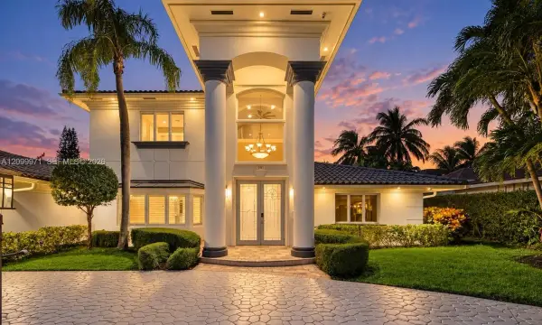 5111 NE 30th Avenue, Lighthouse Point, FL 33064