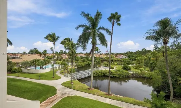 545 SE 12th Street 205, Dania Beach, FL 33004