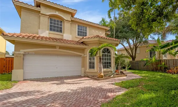 2010 NW 98th Way, Pembroke Pines, FL 33024