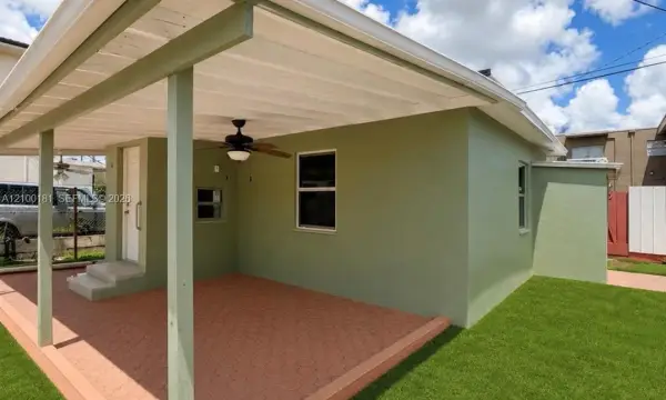 8548 Lake Point Court, Lake Worth, FL 33467