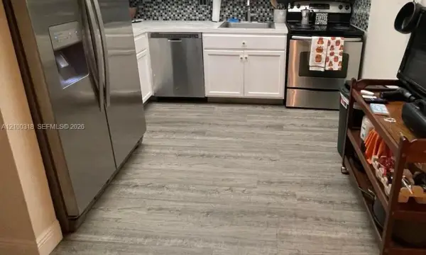 7100 NW 17th Street 421, Plantation, FL 33313