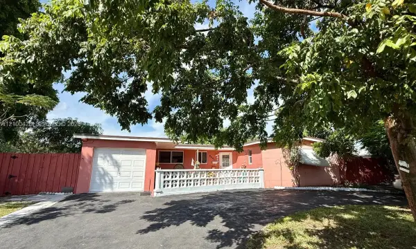 6641 SW 5th Street, Pembroke Pines, FL 33023