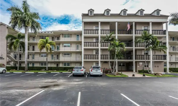 440 Paradise Isle Boulevard 107, Hallandale Beach, FL 33009