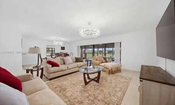 401 NW 127th Avenue 7, Plantation, FL 33325