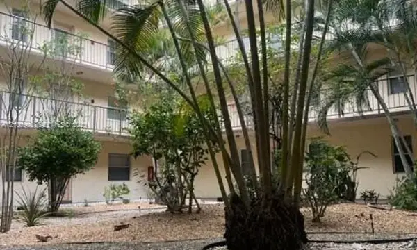 2871 Somerset Drive 218, Lauderdale Lakes, FL 33311