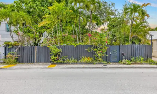 917 SE 2nd Court, Fort Lauderdale, FL 33301