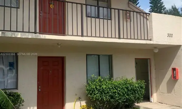 300 Nottingham Circle J, Greenacres, FL 33463