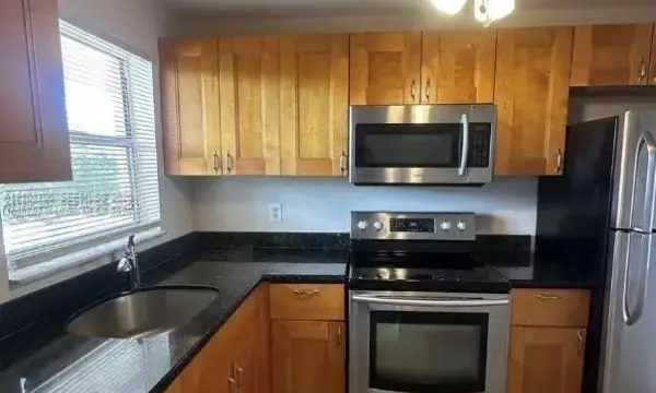 Address Withheld, Sunrise, FL 33322
