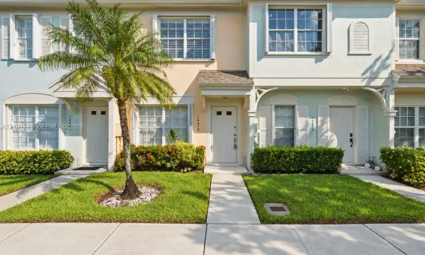 16679 Hemingway Drive, Weston, FL 33326