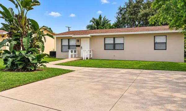 1422 S N Street, Lake Worth, FL 33460