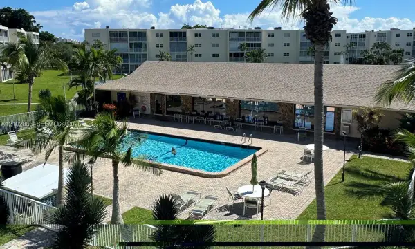 1025 SE 2nd Avenue 301, Dania Beach, FL 33004