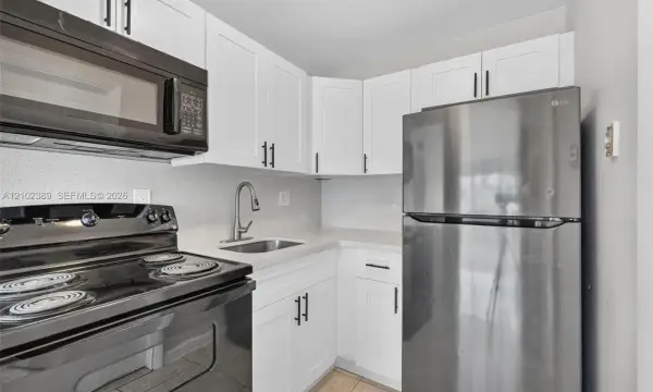 151 SE 6th Avenue 16, Pompano Beach, FL 33060