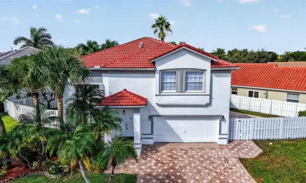 83 Gables Boulevard, Weston, FL 33326