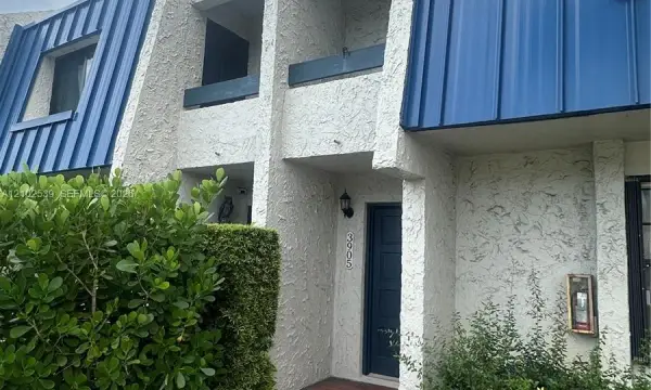 3905 Sheridan Street, Hollywood, FL 33021
